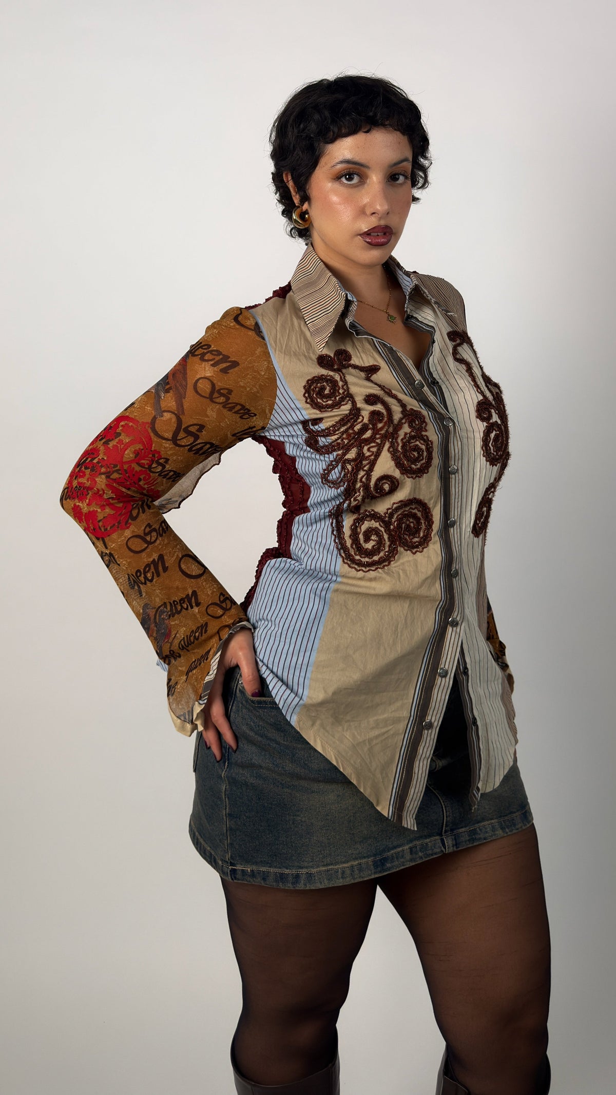 Rare Save the Queen Button Up Stretch Blouse - M/L