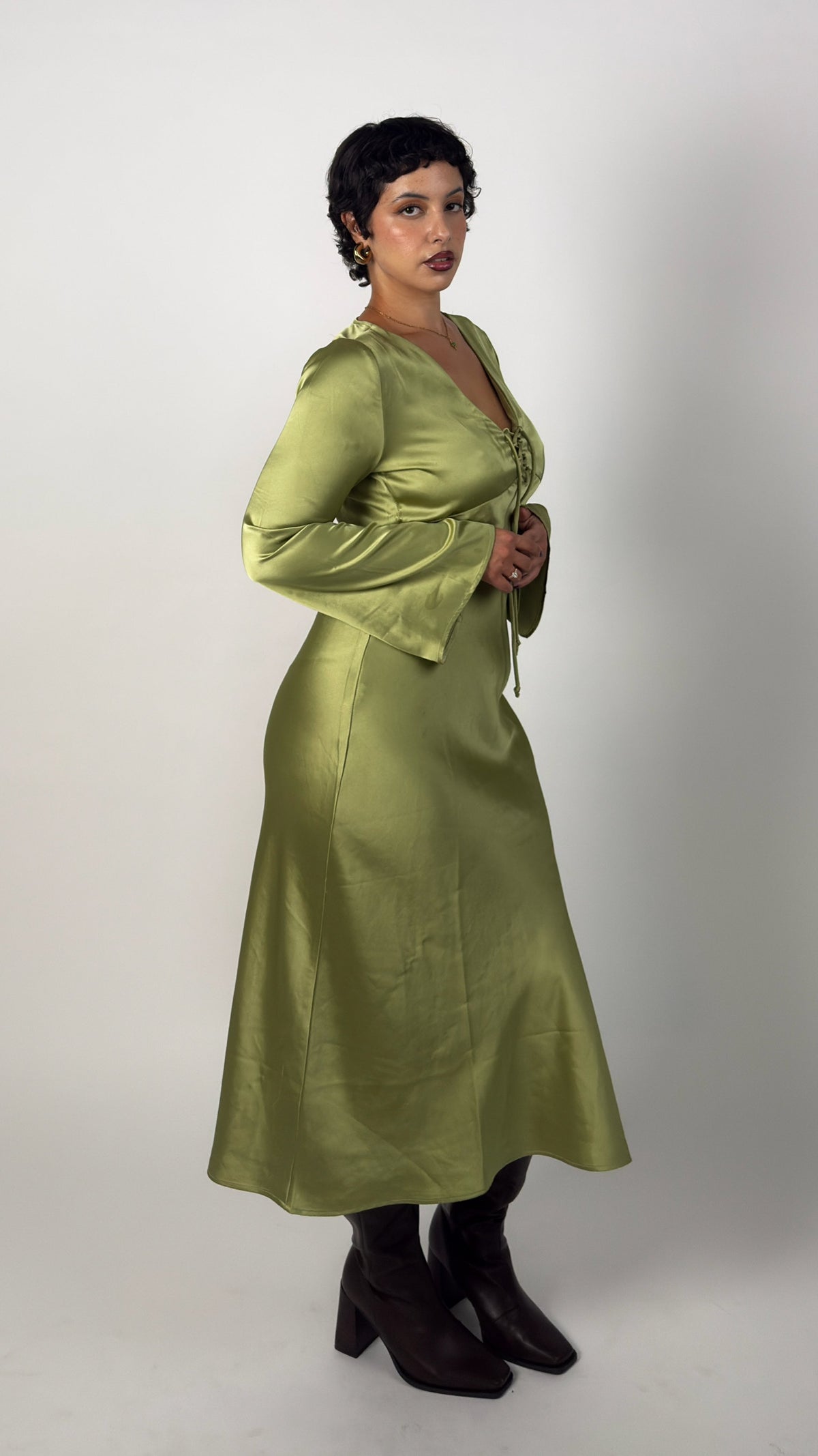 Green Satin Bell Sleeve Midi Dress - M/L