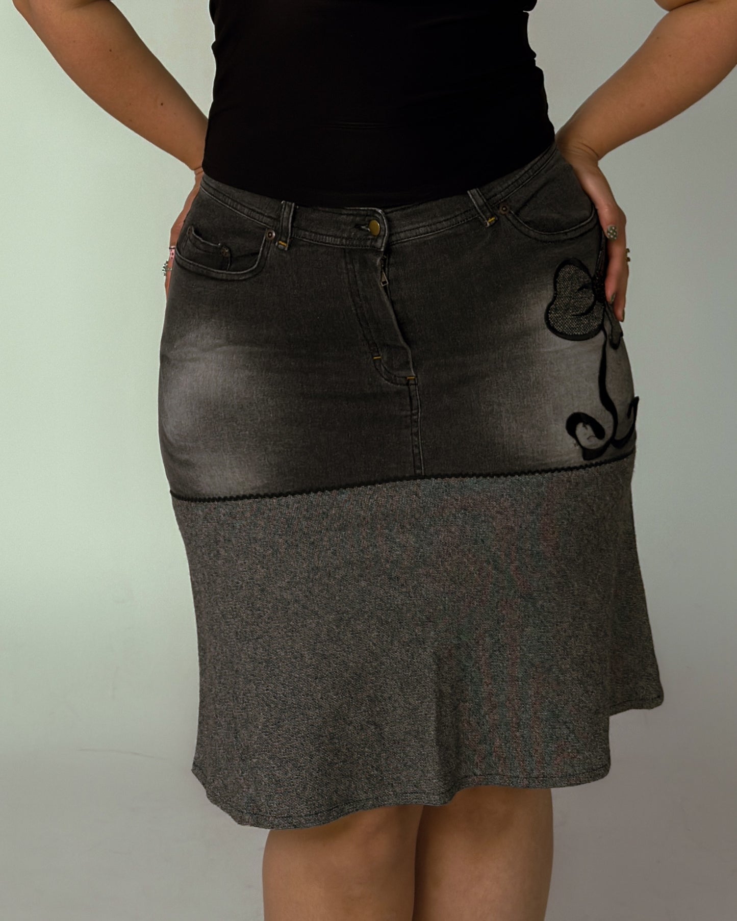Vintage Grey Denim Midi Skirt - size M/L