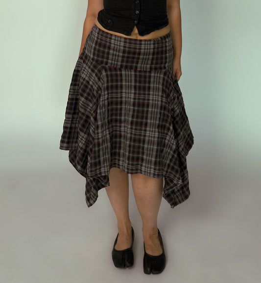 Plaid Handkerchief Hem Skirt - size L/XL