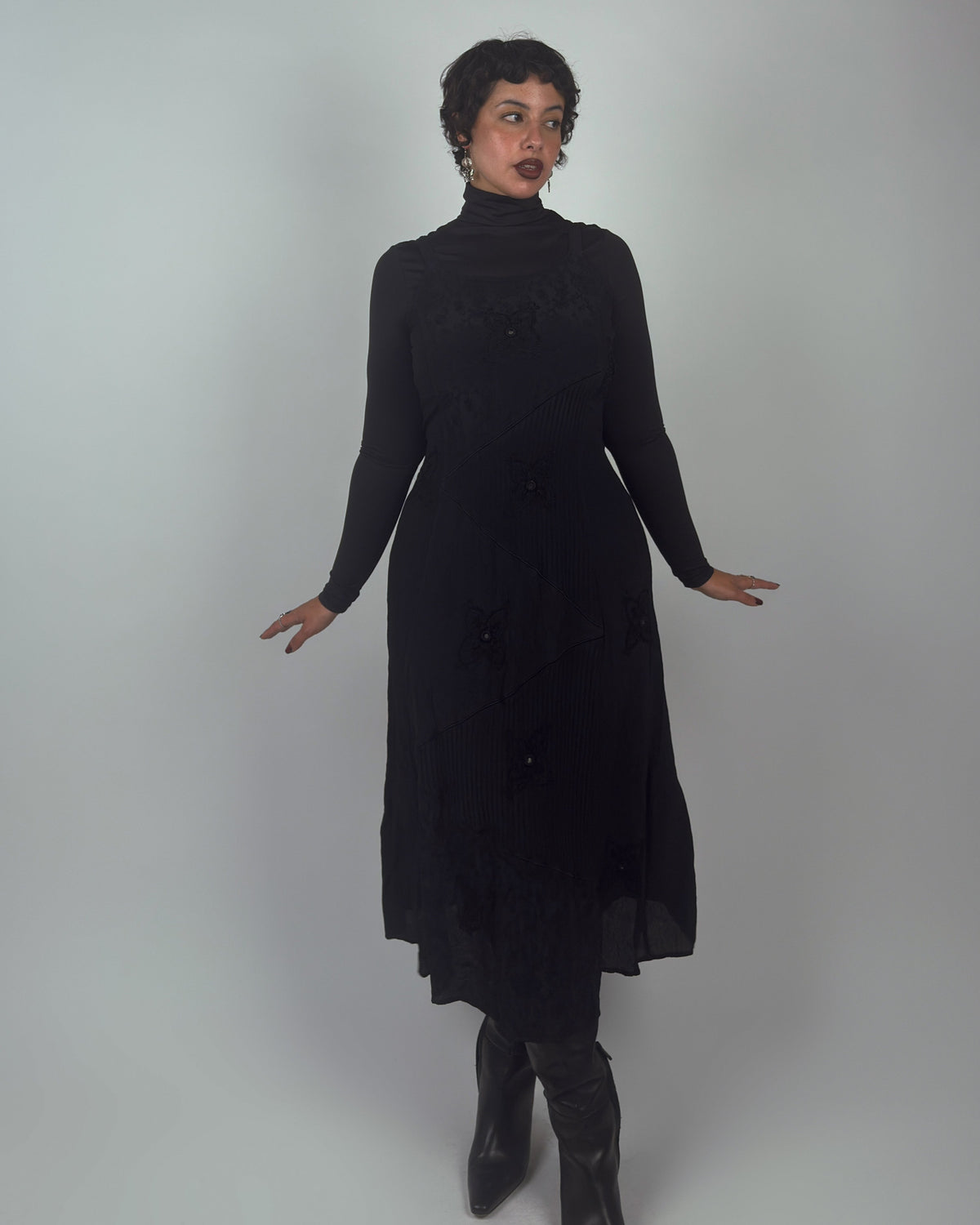 Black Embroidered Midi Dress with Tie Back - M/L