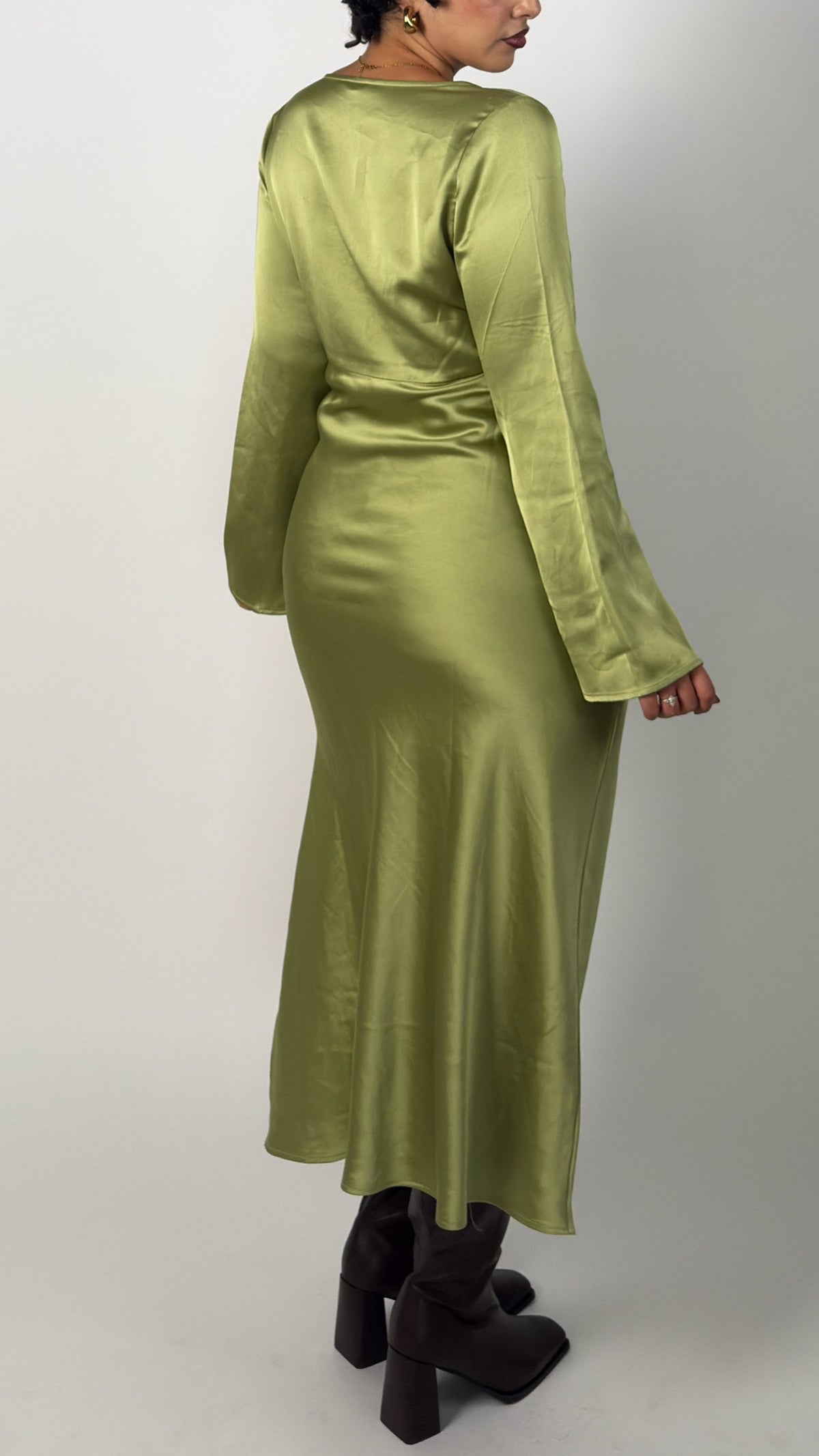 Green Satin Bell Sleeve Midi Dress - M/L