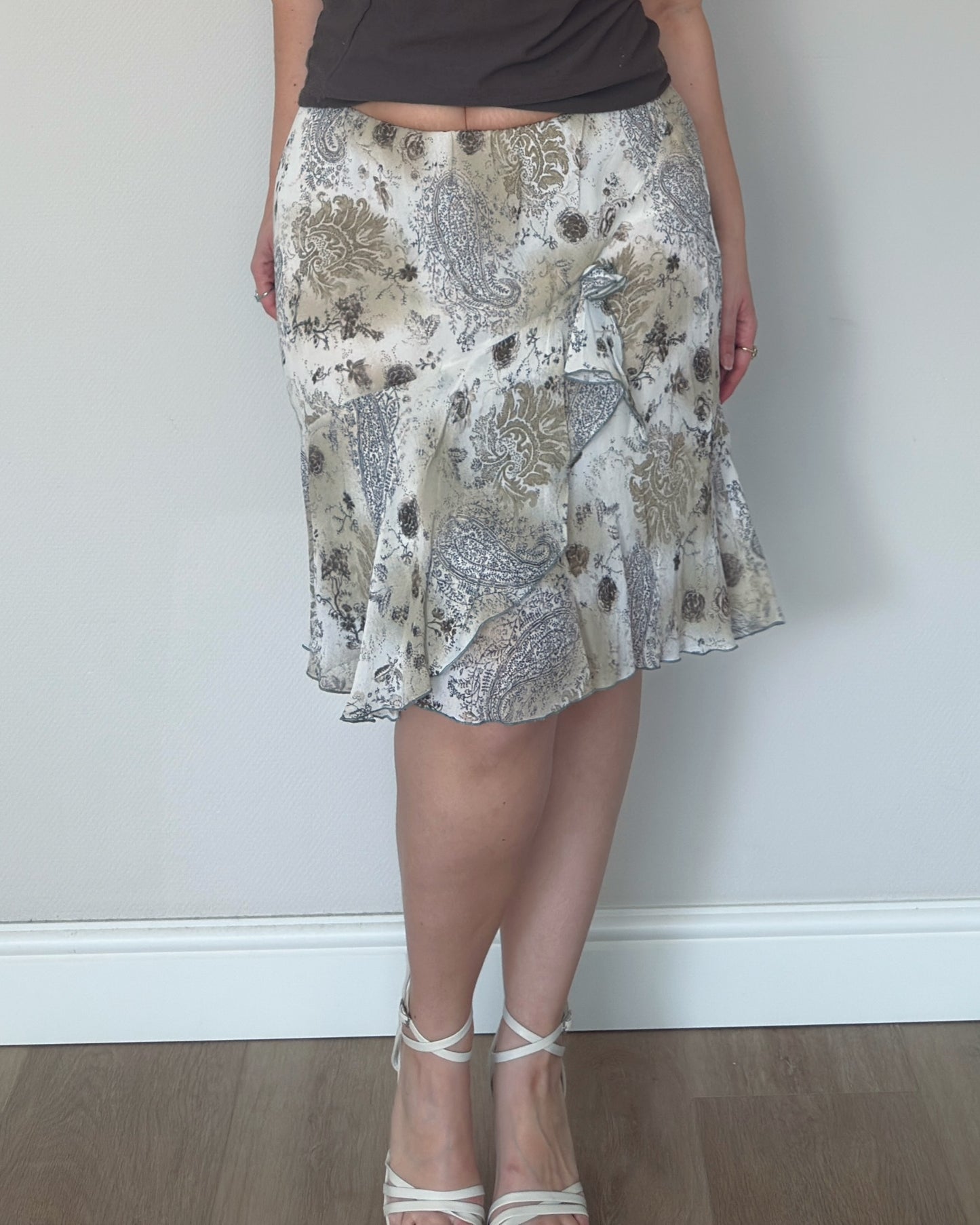 Vintage Ruffle Midi Skirt - size XL/XXL