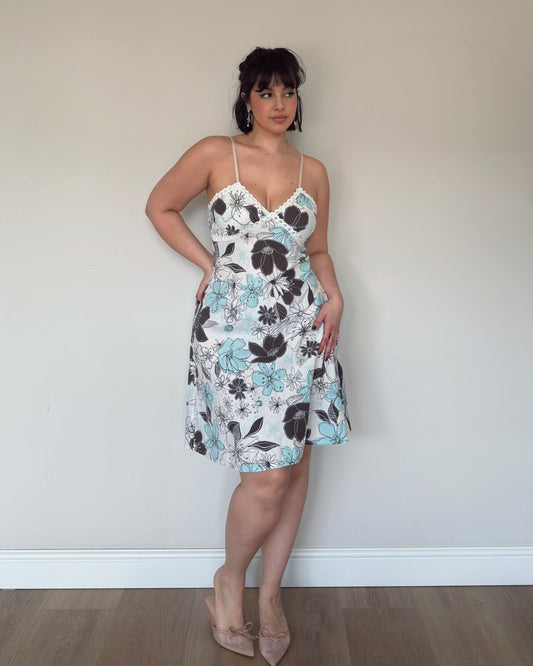 Floral Lace Trim Dress – M/L
