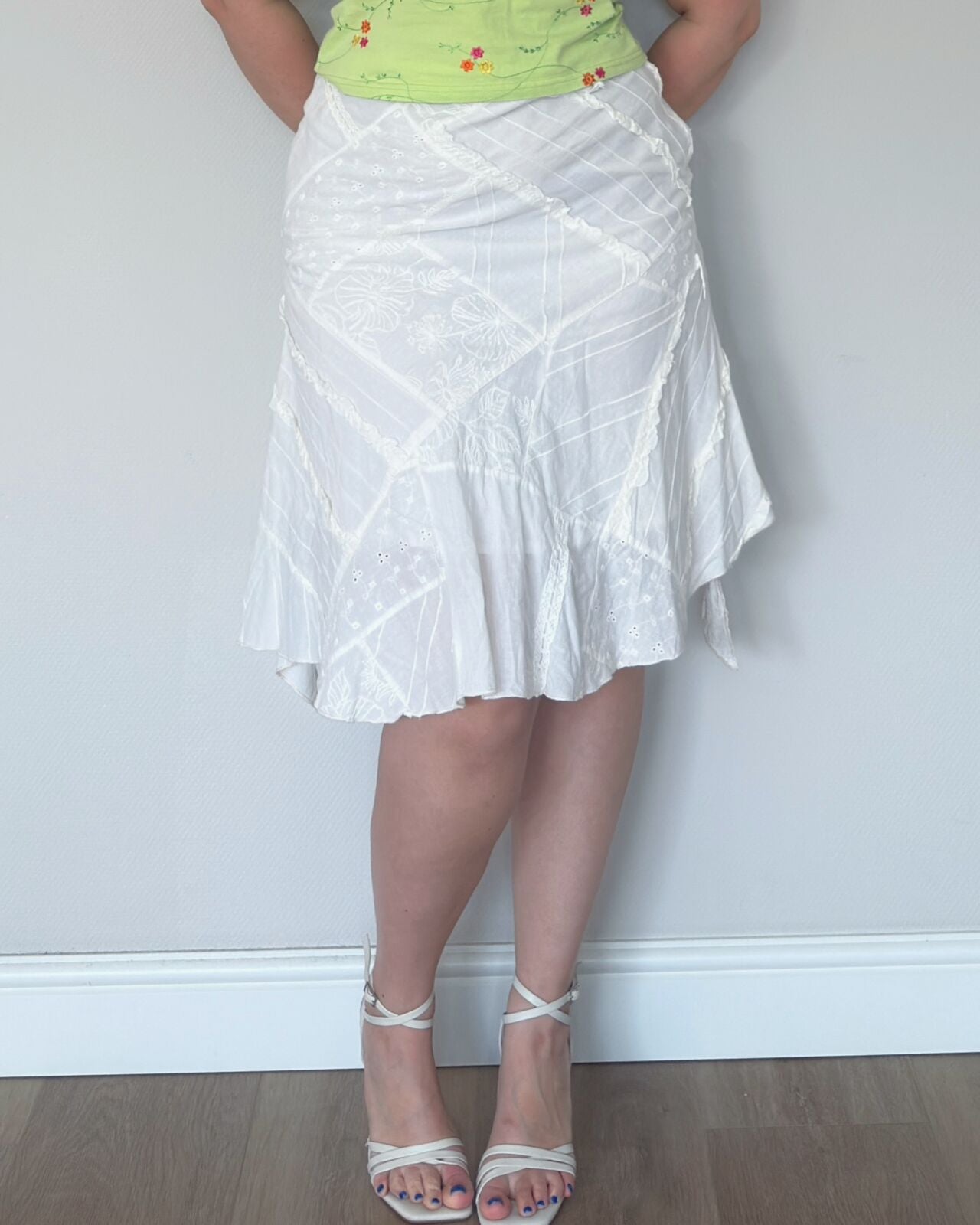 White Ruffle Embroidered Midi Skirt – size M/L