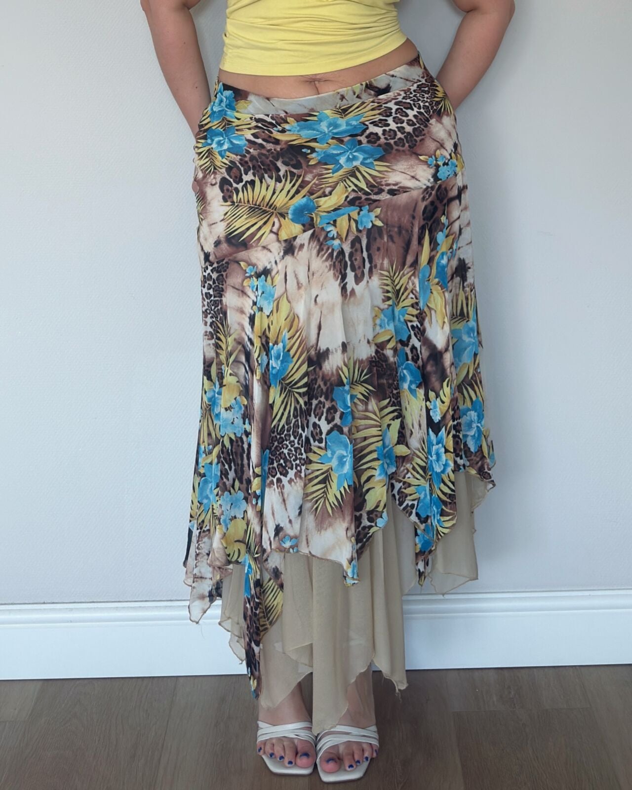 Floral Handkerchief Hem Midi Skirt – size L/XL